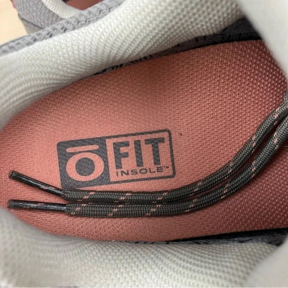 Oboz Women’s Size 8.0 Ousel Low Leather Athletic Hiking Shoes Taupe Light Gray - Picture 10 of 11